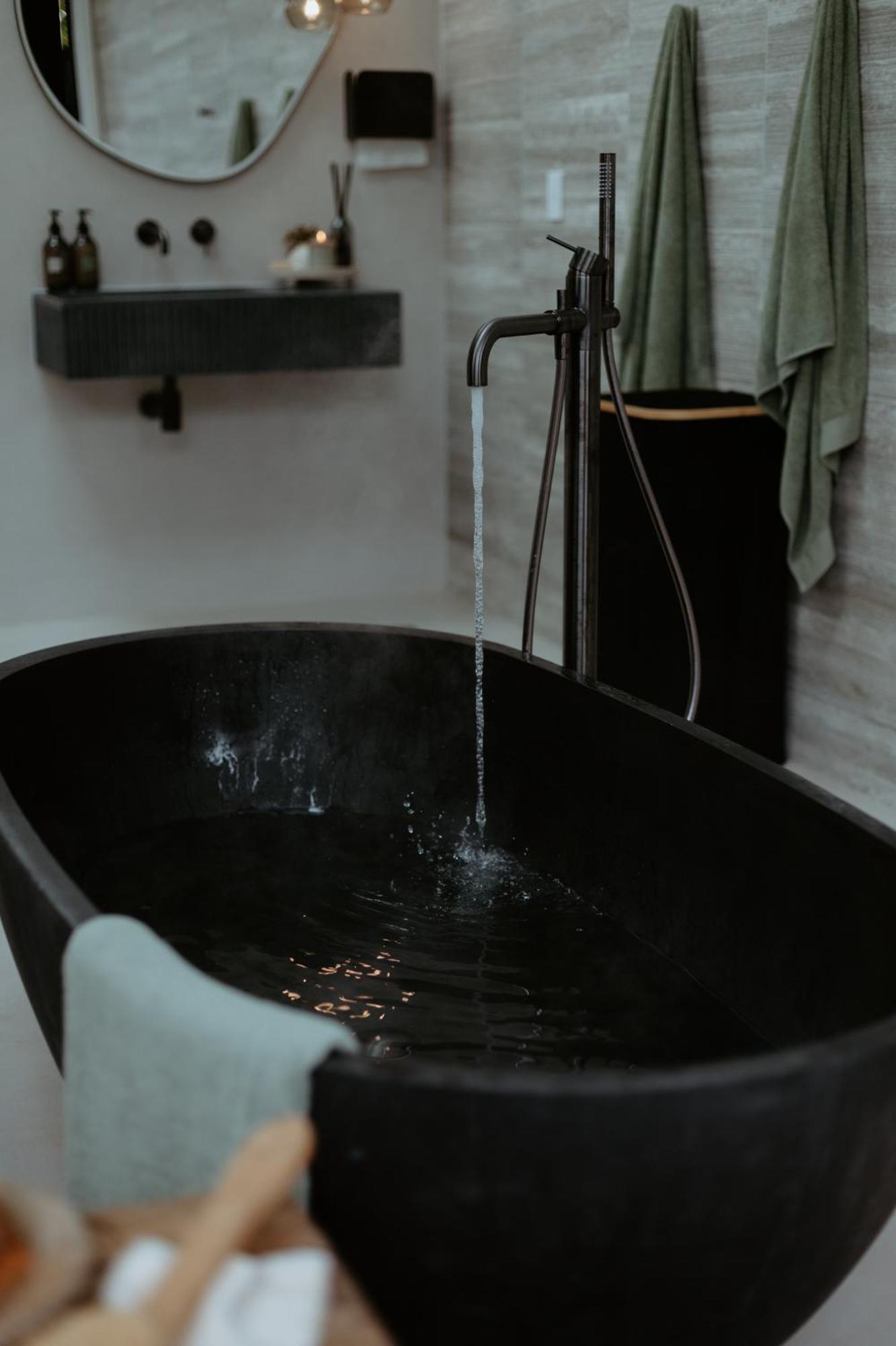Te Whaanga Retreat & Spa 라글란 외부 사진